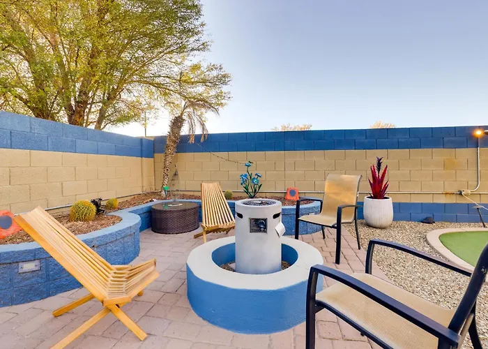 Putting & Hot Tub: Retreat!