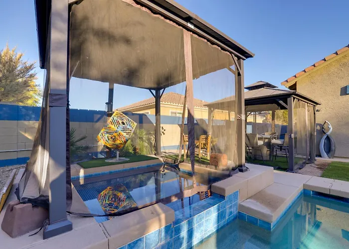Putting & Hot Tub: Retreat!