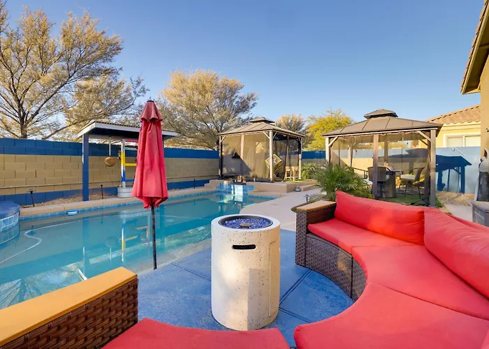 Holiday home Putting & Hot Tub: Retreat! Goodyear