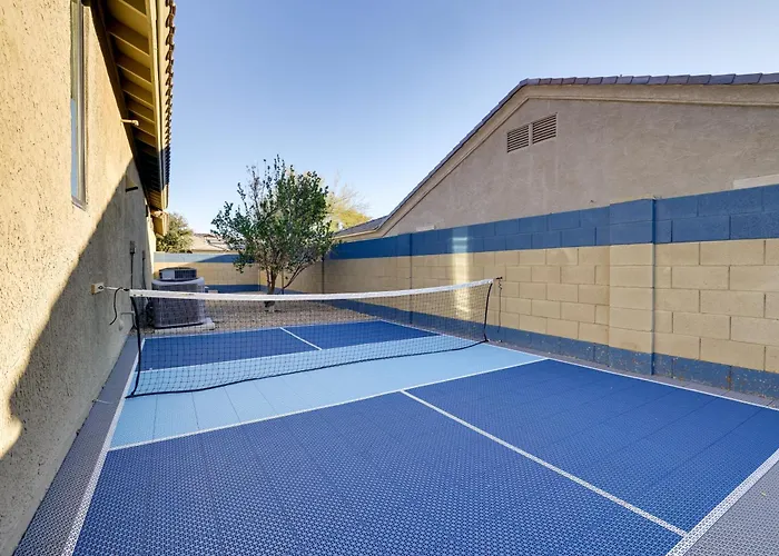 Putting & Hot Tub: Retreat!