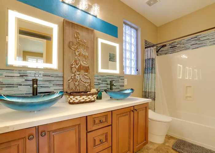 Holiday home Putting & Hot Tub: Retreat! Goodyear