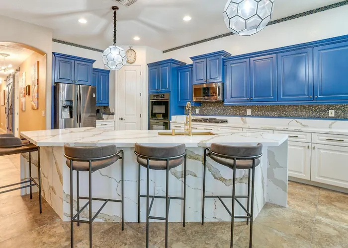 Holiday home Putting & Hot Tub: Retreat! Goodyear